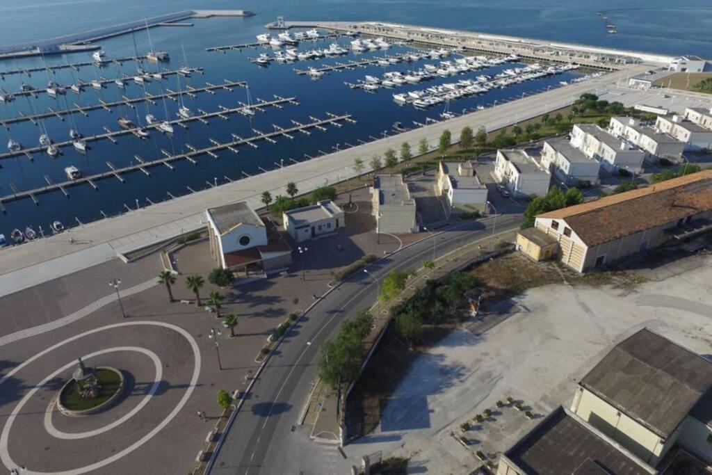 Domus Elegans In Centro Villa Manfredonia Bagian luar foto